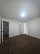 1824 S Clyde Morris Blvd-Unit -1824-10 in Daytona Beach, FL - Foto de edificio - Building Photo