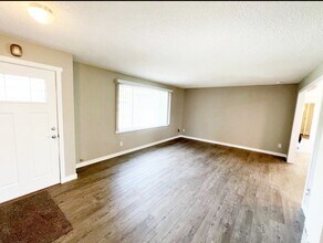 9428 Silverdale Loop Rd NW in Silverdale, WA - Building Photo - Building Photo