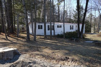 Arkay Mobile Home Park in Wilton, ME - Foto de edificio - Building Photo