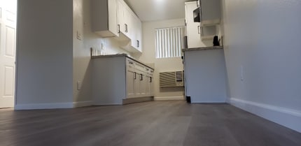 7424 Radford Ave, Unit 209 in Los Angeles, CA - Building Photo - Building Photo