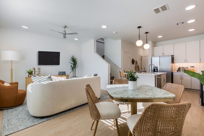 The Charlie ABQ in Albuquerque, NM - Foto de edificio - Building Photo