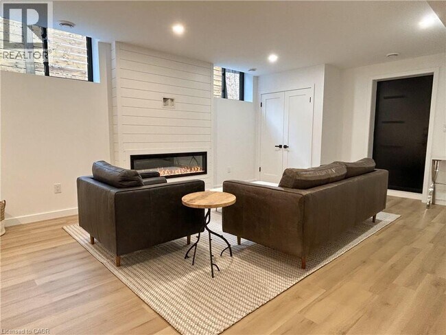 77 Melbourne St in Hamilton, ON - Building Photo - Building Photo