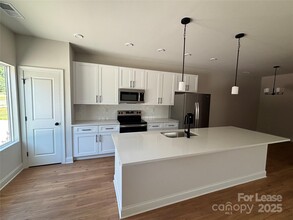 4813 Victoria Ave in Charlotte, NC - Building Photo - Building Photo