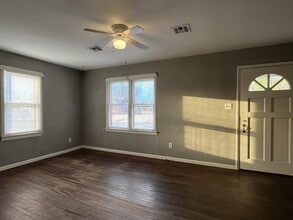 1013 E 4th St in Cushing, OK - Building Photo - Building Photo