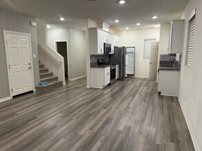 17087 Zion Dr in Santa Clarita, CA - Building Photo - Building Photo