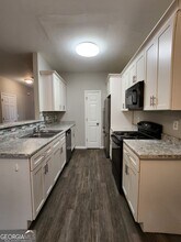 285 Brookview Dr in Riverdale, GA - Building Photo - Building Photo