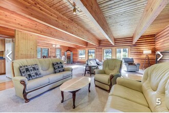 770 E Country Club Drive East in Union, WA - Foto de edificio - Building Photo