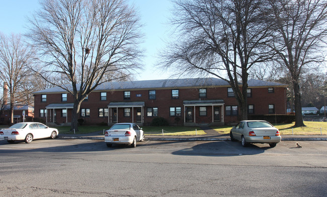 Colonial Gardens in Kingston, NY - Building Photo - Building Photo