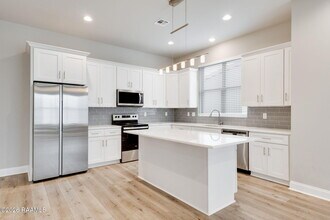 118 Gadwall Dr in Youngsville, LA - Foto de edificio - Building Photo