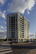 7730 Kipling Ave in Vaughan, ON - Building Photo - Building Photo