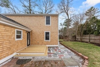 8 Winthrop Ave in Duxbury, MA - Building Photo - Building Photo
