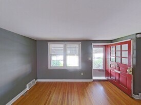 2405 Kensington St in Harrisburg, PA - Building Photo