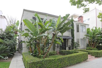 212 S Rexford Dr in Beverly Hills, CA - Building Photo - Building Photo