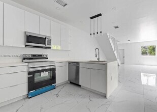 2145 NW 4th St in Pompano Beach, FL - Building Photo - Building Photo