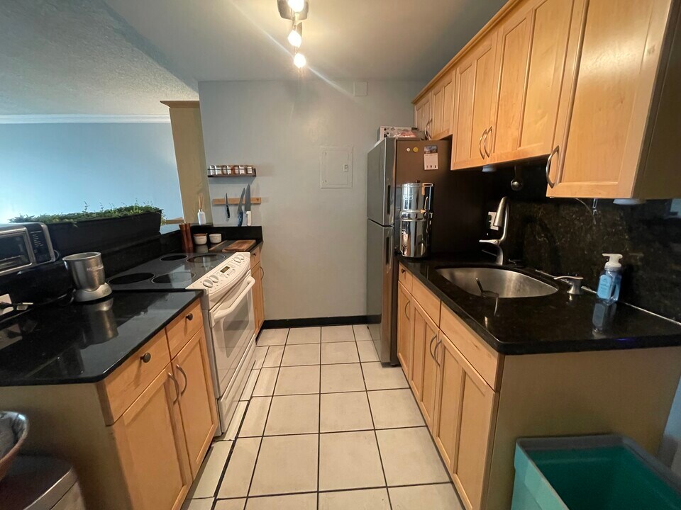 801 NE 18th Ct in Fort Lauderdale, FL - Building Photo