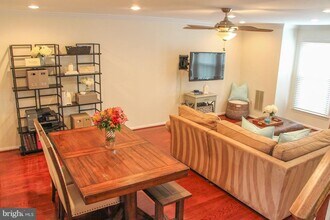 7530 Manigold Ct in Alexandria, VA - Building Photo - Building Photo