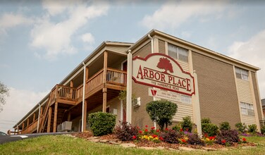 Arbor Place Apartments in Tuscaloosa, AL - Building Photo - Building Photo