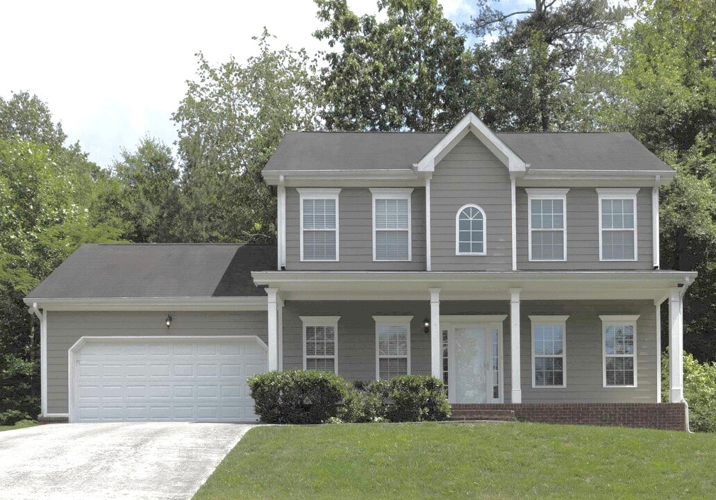 5623 Crooked Creek Dr in Ooltewah, TN - Foto de edificio