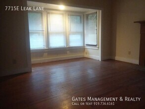 7715 Leak Ln in Chapel Hill, NC - Building Photo - Building Photo