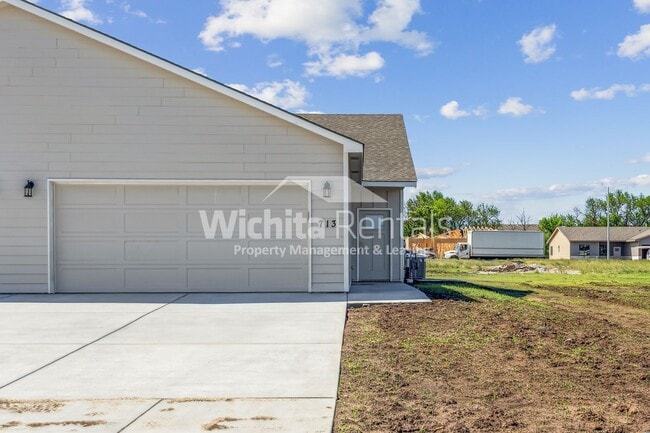 property at 713 Briarbrook