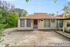 property at 1646 Rigsby Ave