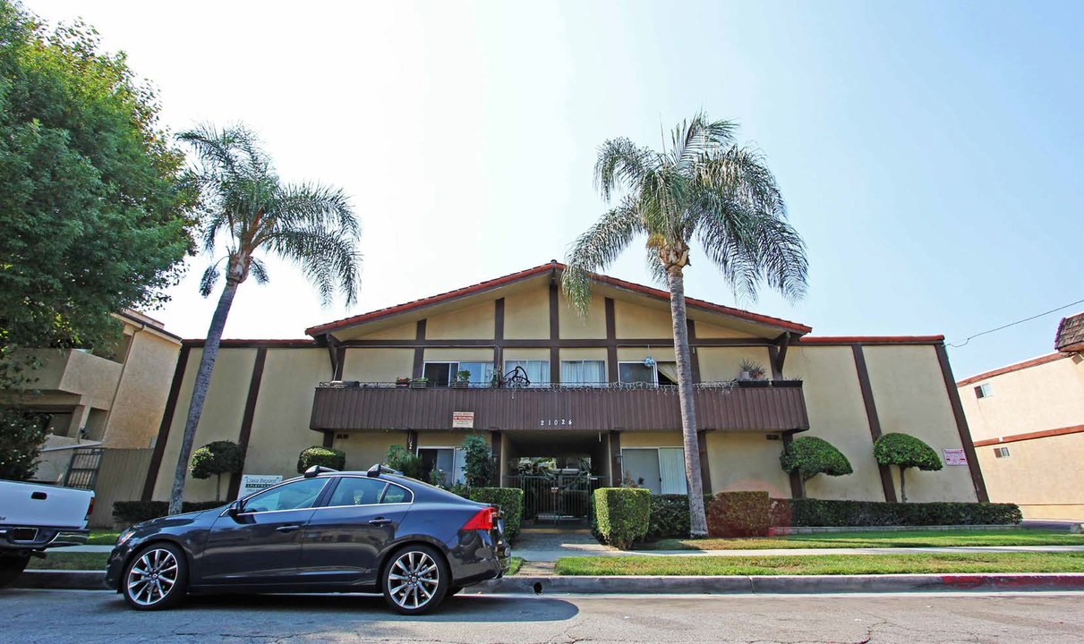 Casa Bryant Apartments in Canoga Park, CA - Foto de edificio