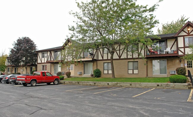 4820-4828 Indian Hills Dr in Racine, WI - Foto de edificio - Building Photo