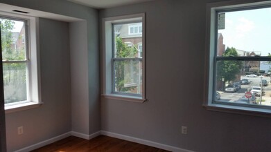 2324 Essex street - 3rd Floor in Baltimore, MD - Foto de edificio - Building Photo