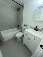 500 NW 24th Ave in Fort Lauderdale, FL - Foto de edificio - Building Photo