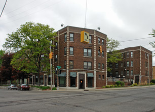 Stuyvesant Apartments in Grand Rapids, MI - Foto de edificio - Building Photo