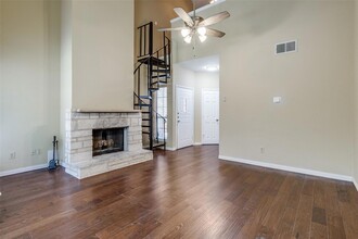 5565 Preston Oaks Rd, Unit 130 in Dallas, TX - Building Photo - Building Photo