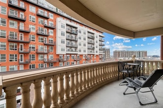 1950 N Logan St, Unit 601 in Denver, CO - Building Photo - Building Photo