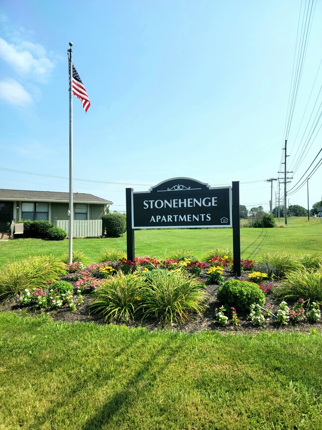 Stonehenge in Glasgow, KY - Foto de edificio - Building Photo