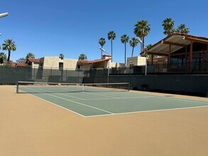 1407 N Sunrise Way in Palm Springs, CA - Building Photo - Building Photo