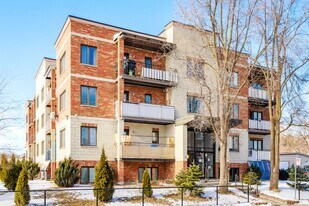 111 Des Erables St in Lachine, QC - Building Photo