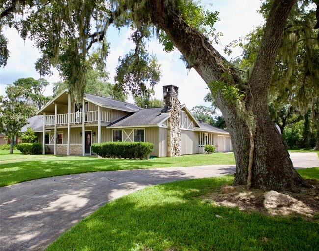 property at 2109 Riverside Dr