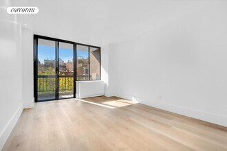 130 W 79th St in New York, NY - Building Photo - Building Photo