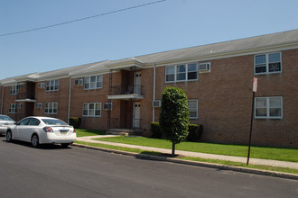 Hartwell Apartments in York, PA - Building Photo - Building Photo