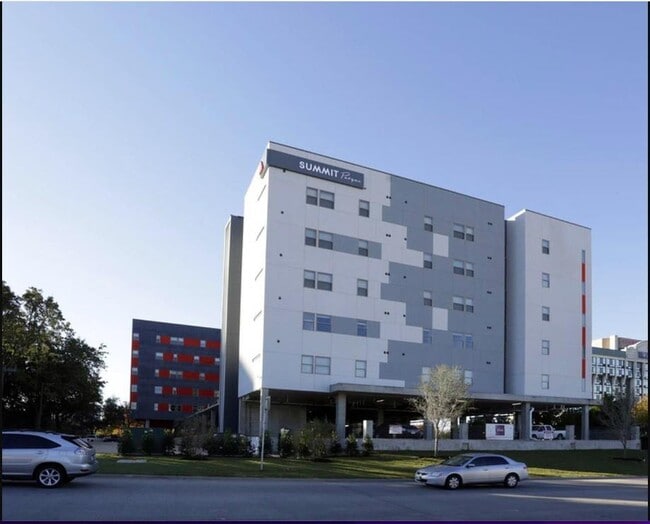 12777 Merit Dr in Dallas, TX - Building Photo - Building Photo