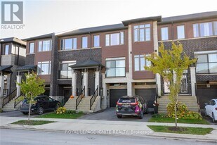 23 Soho St in Hamilton, ON - Building Photo