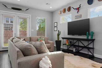 4202 Gillespie St in Houston, TX - Building Photo - Building Photo