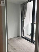 161 Roehampton Ave in Toronto, ON - Building Photo - Building Photo