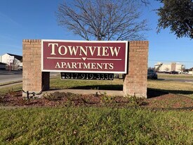 Townview Apartments in Crowley, TX - Building Photo