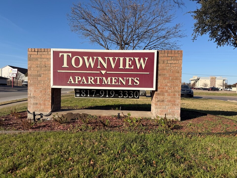 Townview Apartments in Crowley, TX - Foto de edificio