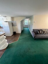 144 East Side Pkwy-Unit -3 in Newton, MA - Building Photo - Building Photo