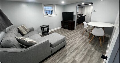 2424 W Charleston St in Chicago, IL - Building Photo - Building Photo