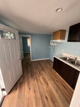 9613 Anzac Ave in Los Angeles, CA - Foto de edificio - Building Photo