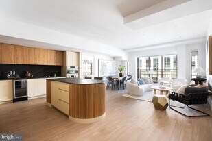 1425 New York Ave NW in Washington, DC - Building Photo