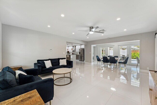 5230 NE 15th Ave in Fort Lauderdale, FL - Building Photo - Building Photo