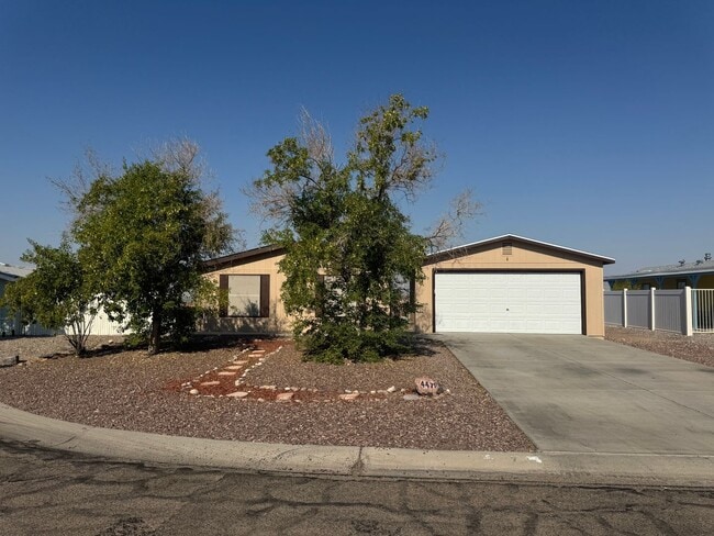 property at 4479 Lynda Cir